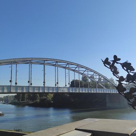 Hip Riverview Bestern Szeged Kültér fotó