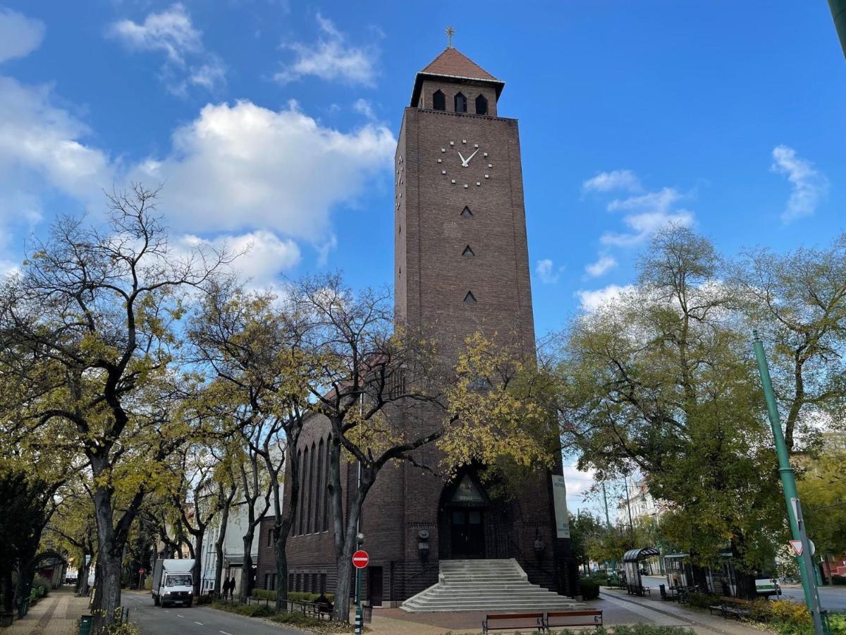 Hip Riverview Bestern Szeged Kültér fotó